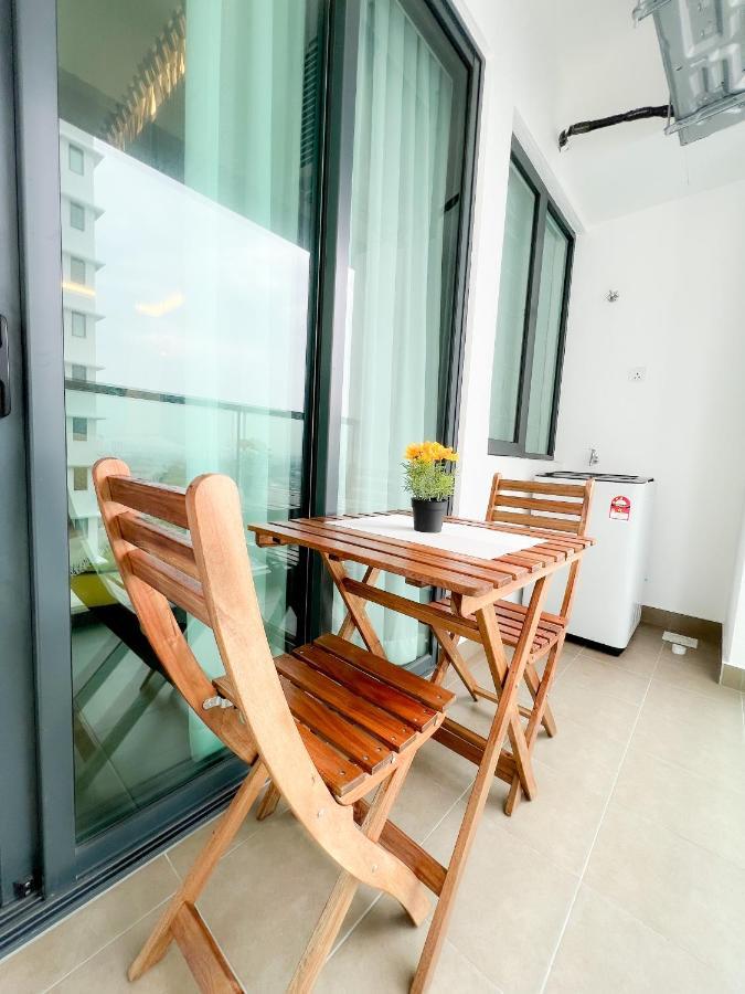 Aurora Vista Homestay Bangi At Vista Bangi With Wifi Netflix Gym Sauna Coway Swimming Pool-River View Kajang Eksteriør billede