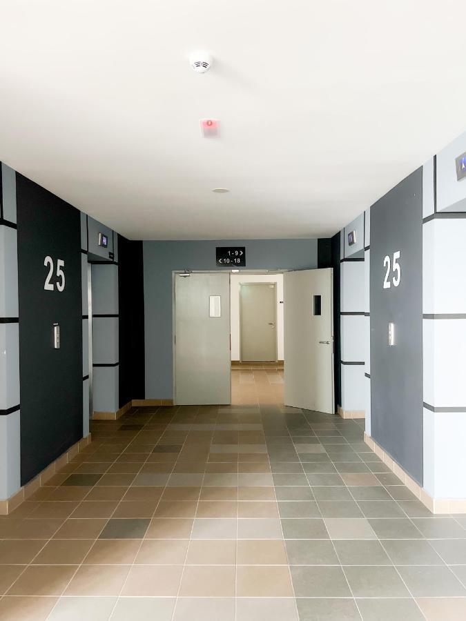 Aurora Vista Homestay Bangi At Vista Bangi With Wifi Netflix Gym Sauna Coway Swimming Pool-River View Kajang Eksteriør billede
